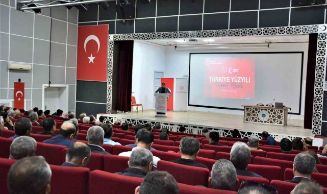 Malatya'da, "Türkiye Yüzyılı Maarif Modeli" müfredatı hakkında bilgilendirme toplantısı