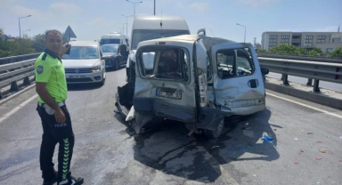 Manavgat'ta iki araç çarpıştı: 2 yaralı