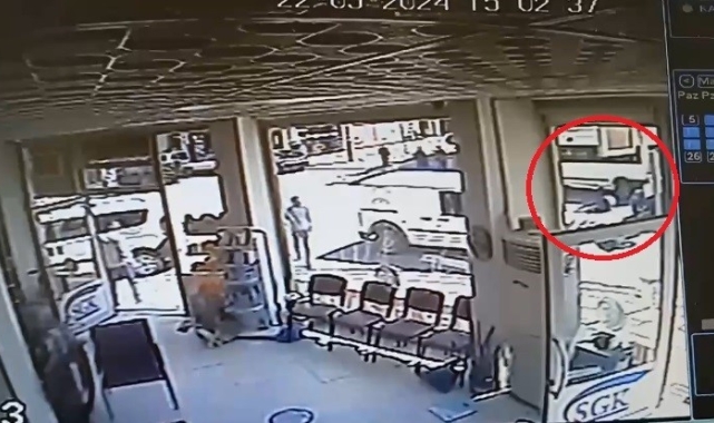 Mardin'de otomobil ile motosikletin çarpıştığı kaza kamerada: 1 yaralı