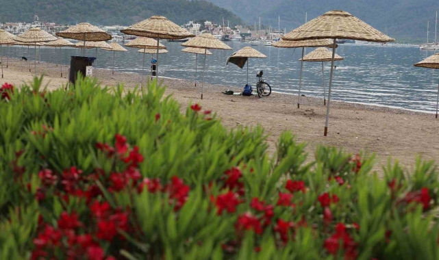 Marmaris'te halk plajları yaza hazırlanıyor