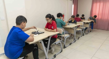 Mersin'de öğrenciler eğlenerek öğreniyor