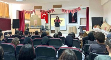 Mersin'de öğrencilere 'siber farkındalık' eğitimi