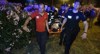 Mersin'de polis minibüsü kaza yaptı: 1 polis memuru yaralı