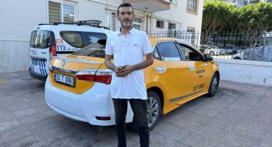 Mersin'de taksiciyi alıkoyan biri kadın 2 kişi yakalandı