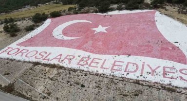 Mersin'in simgesi haline gelen dev Türk bayrağı bakıma alınıyor