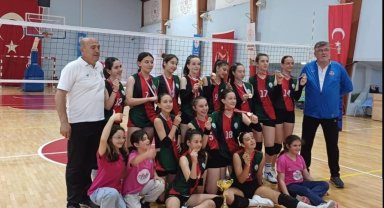 Midi Kızlar Gelişim Ligi şampiyonu Hürriyetspor