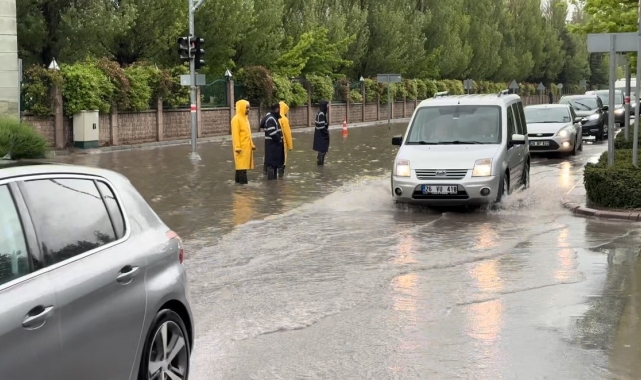 Milletvekili Hatipoğlu'ndan yağmur sonrası belediyeye tepki