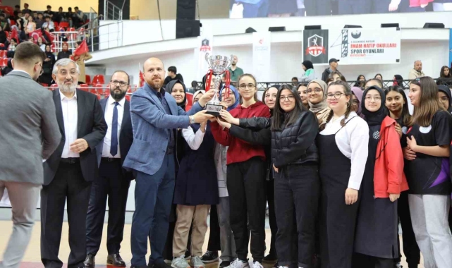 Milli Eğitim Bakan Yardımcısı Yılmaz: "Gelecekte güzel sporcuların yetişmesi için gayretlerinizi bekliyoruz"