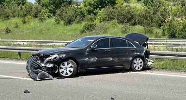 Milli Eğitim Bakanı'nın makam aracı TEM'de kaza yaptı