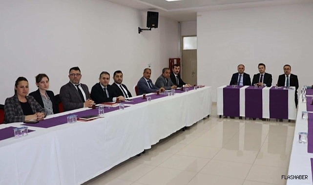 MİLLİ EĞİTİM MÜDÜRLERİ, GERZE’ DE BİR ARAYA GELDİ!