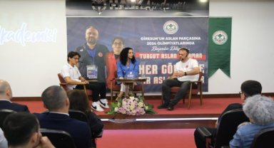 Milli yüzücü Yaraman, söyleşi programına katıldı