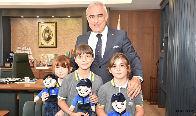 MİNİK ÖĞRENCİLERDEN MÜDÜR ÇETİNER'E ZİYARET!