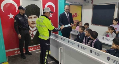 Mobil Eğitim Tırı ile geleceğin duyarlı sürücü adayları yetişiyor