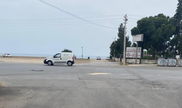 Motosiklet kamyonetin altına girdi: 1 ölü, 1 yaralı