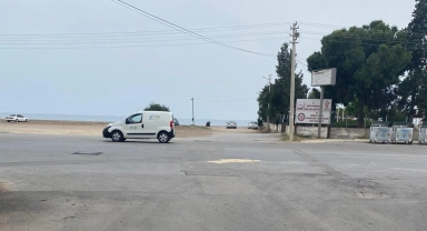 Motosiklet kamyonetin altına girdi: 1 ölü, 1 yaralı