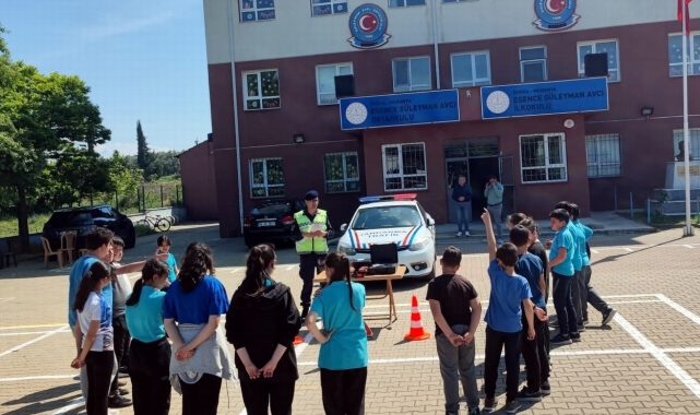 Mudanya jandarmadan trafik bilgelendirme çalışmaları sürüyor