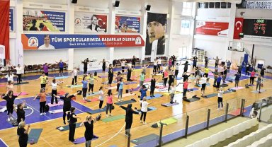 Muratpaşalı kadınlar sabah sporunda