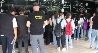 Narko Tır, öğrencilerin akınına uğradı