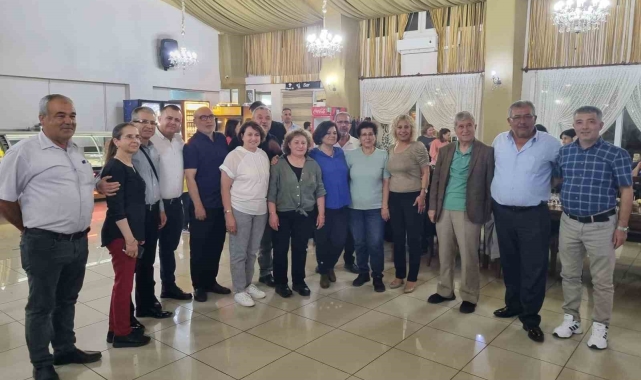 Nazilli'deki kurum çalışanlarından emekli meslektaşlarına veda yemeği