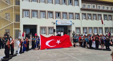 Öğrencilerden muhteşem 19 Mayıs gösterileri