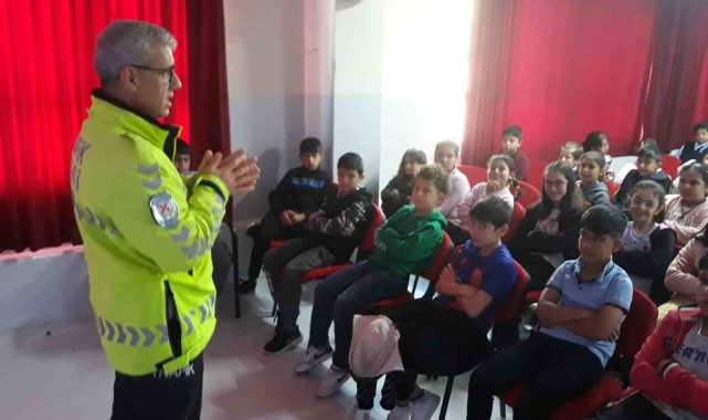 Öğrencilere güvenlik trafik eğitimi verildi