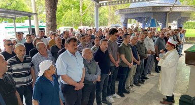 Öğrencileriyle voleybol oynarken vefat eden öğretmen toprağa verildi