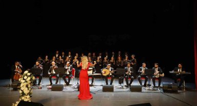 Öğretmenler koro kurdu, muhteşem bir konser verdi