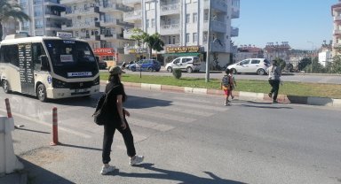 Ölümlü kaza sonası kapatılan yaya geçidinin silinmeyen çizgileri kazaya davetiye çıkartıyor