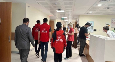 Onkoloji Hastanesi'nde tedavi gören çocuklara moral ziyareti