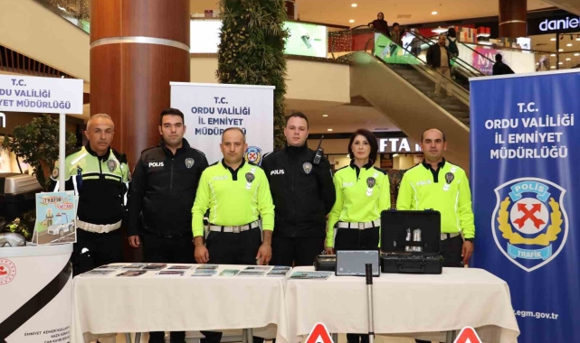 Ordu'da polis ekipleri, Trafik Haftası'nda vatandaşı bilgilendirdi