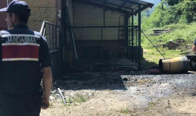 Orman İşletme Müdürlüğü'ne ait depodaki boya varili patladı: 2'si ağır 3 yaralı