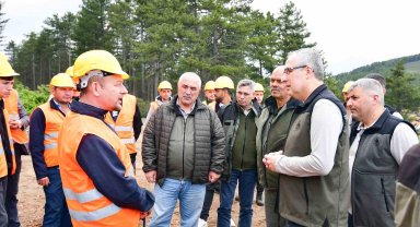 Orman köylülerine kabuk soyma makinası