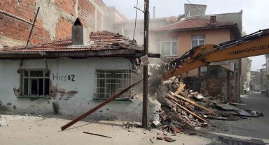 Osmangazi'de metruk bina mesaisi