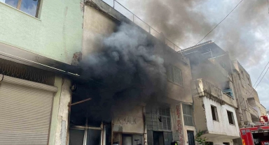 Osmaniye'de beyaz eşya tamiri yapan işletmede yangın çıktı