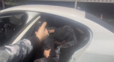 Osmaniye'de durdurulan otomobilin bagajından kaçak göçmen çıktı