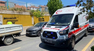 Otobüse arkadan çarpan motosikletin sürücüsü yaralandı