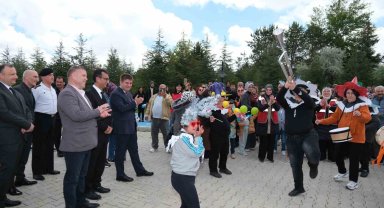 Özel öğrenciler şenlikte gönüllerince eğlendi