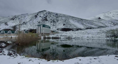 Palandöken beyaza büründü