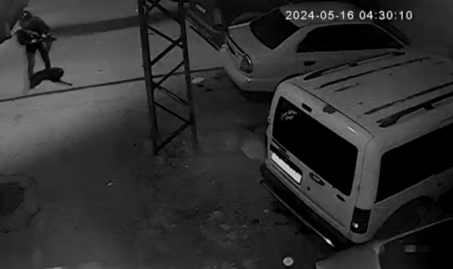 Park halindeki araç önce kundaklandı, sonra kurşun yağmuruna tutuldu