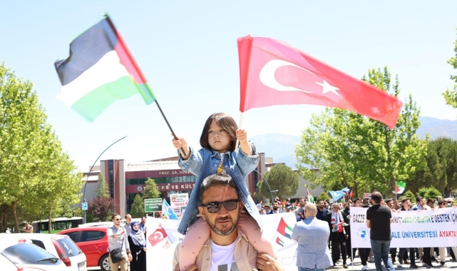 PAÜ'de Filistin'e destek yürüyüşü yapıldı