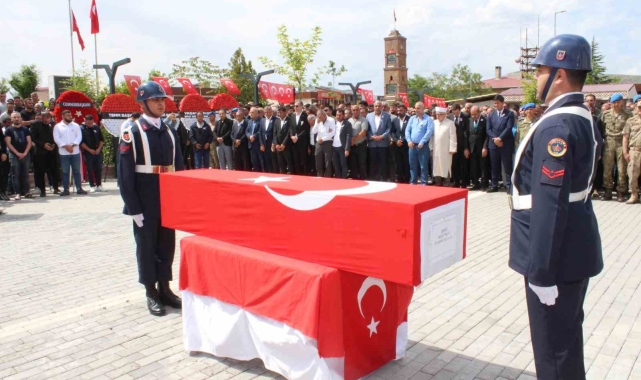 Pençe Kilit şehidi Eruh'ta son yolculuğuna uğurlandı