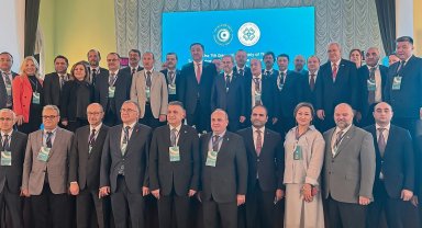 Rektör Çomaklı, Bakü'de gerçekleşen TÜRKÜNİB toplantısına katıldı