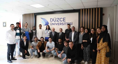 Rektör uluslararası öğrenci temsilcileriyle bir araya geldi