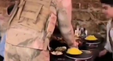 Restoranda askeri üniforma ile müşterilere servis yapan şüpheliye 7 yıl 6 aya kadar hapis talebi