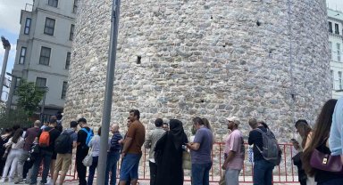 Restorasyonu tamamlanan Galata Kulesi ziyarete açıldı