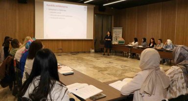 Sağlık personeline anne sütü ve bebek bakımı eğitimi