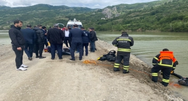Samsun'da gölete devrilen kamyonun sürücüsü öldü