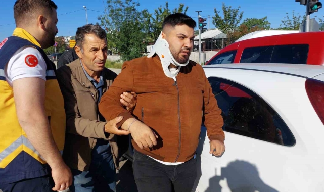 Samsun'da kavşakta iki araç çarpıştı: 2 yaralı