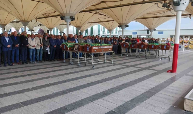 Saplantılısı tarafından öldürüldüğü iddia edilen kadın son yolcuğuna uğurlandı