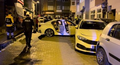 Sarıyer'de uygulamadan kaçan otomobil sürücüsü, park halindeki araçlara çarptı: 2 yaralı